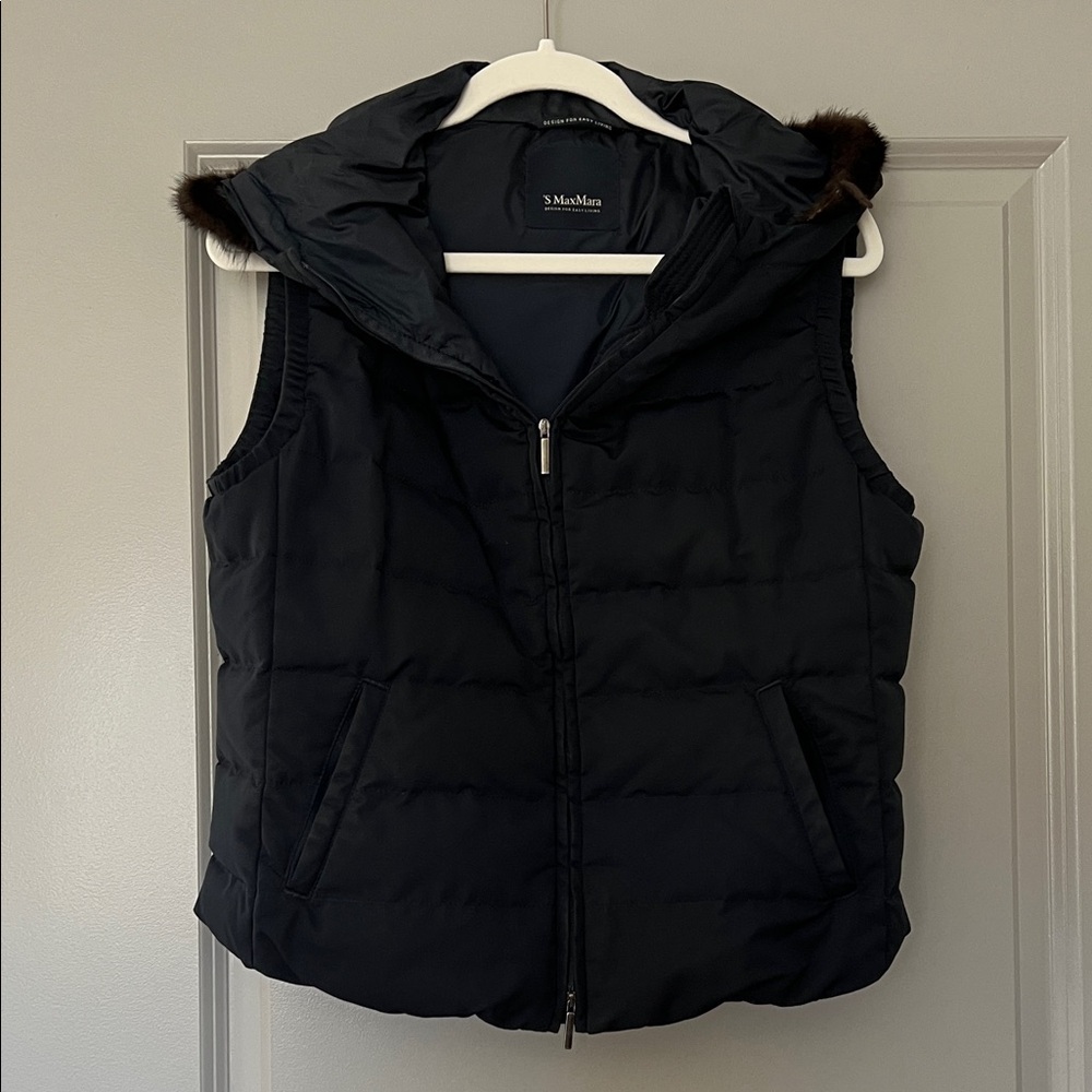 MaxMara Black Vest with Fur Detail